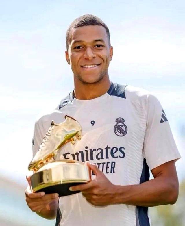 小贝：我希望梅西退役后住迈阿密，但他说只想住在诺坎普附近